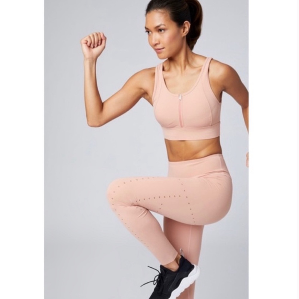 Varley ‘Boden’ Laser Cut Leggings in ‘Cameo’ Peach Pink Size Small - Picture 2 of 16